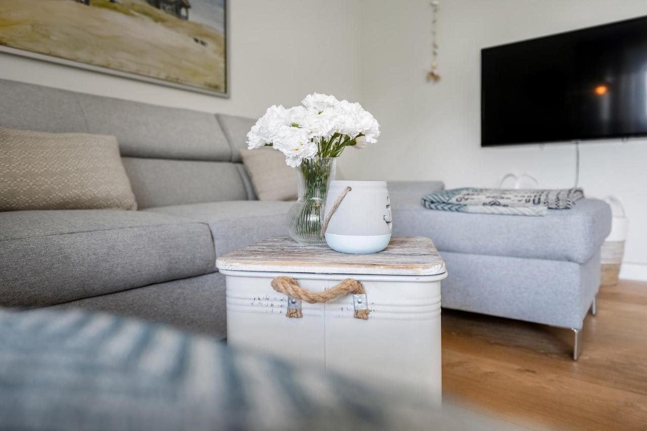 Zur Meeresmuschel Nr.10 * Zingst